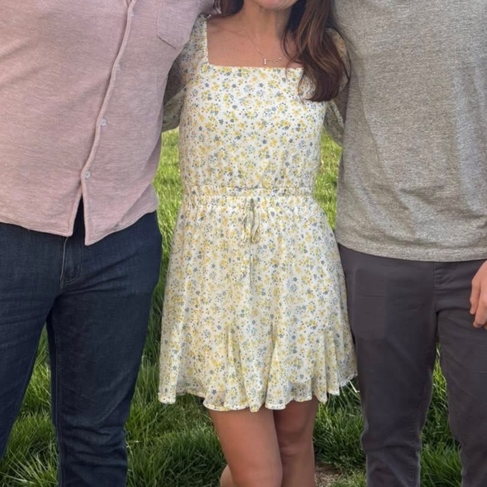 Francesca's Collections Yellow and White Floral Midi Dress